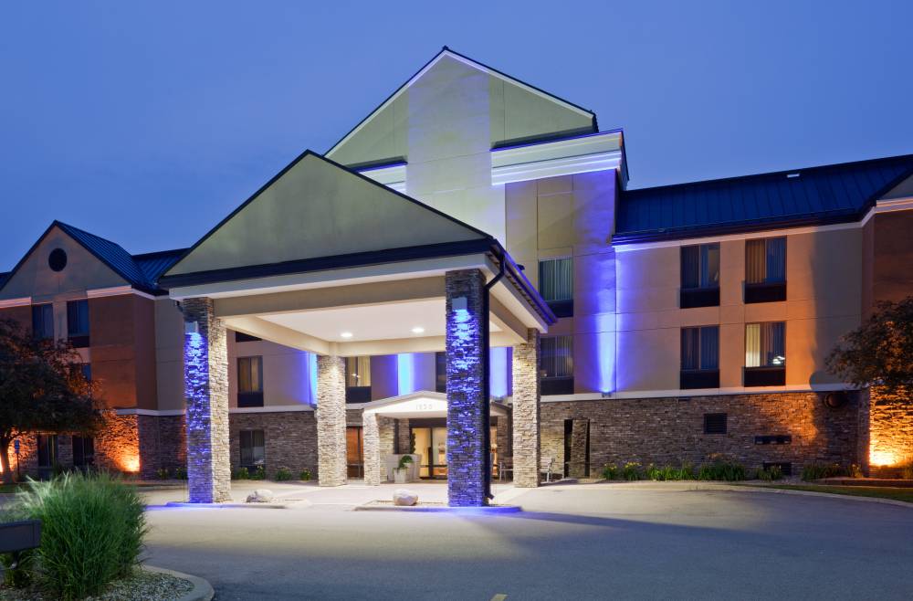 Holiday Inn Exp Cedar Rapids 7