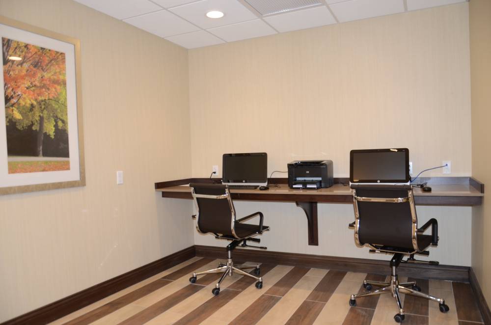 Holiday Inn Exp Cheektowaga Ne 2