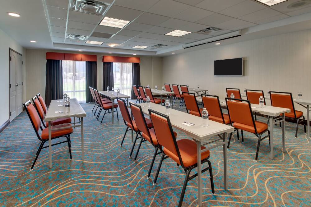 Holiday Inn Exp Cheektowaga Ne 5