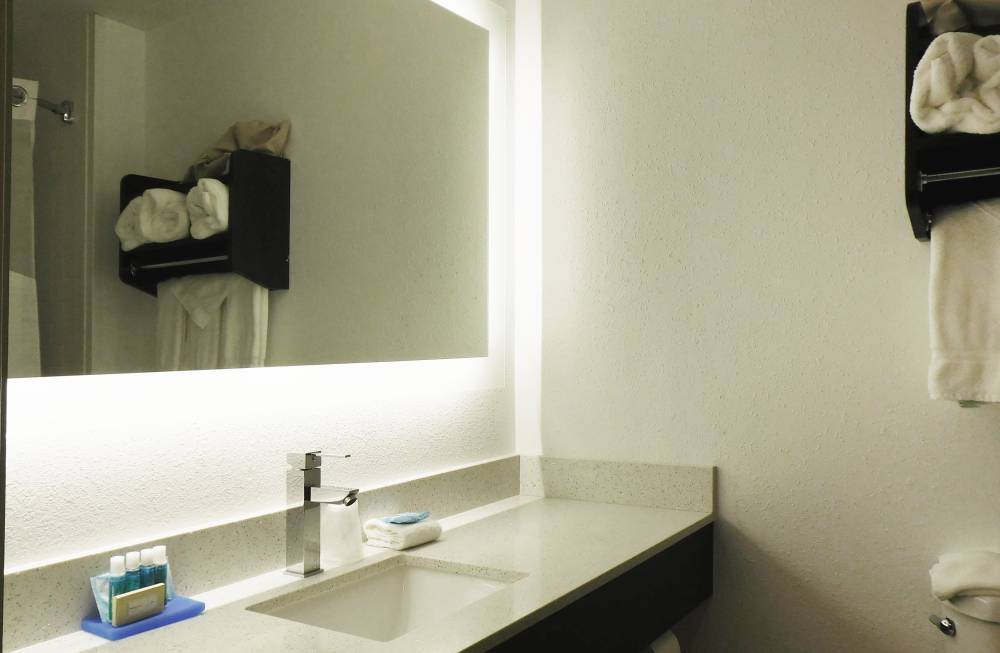 Holiday Inn Exp Coventry 2