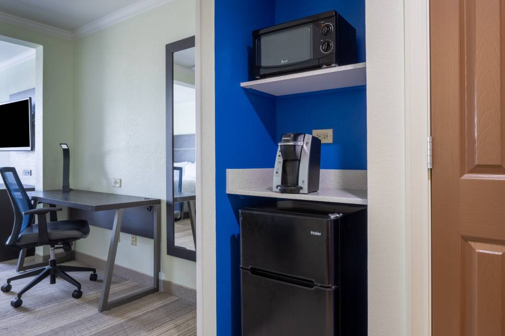 Holiday Inn Exp Coventry 7
