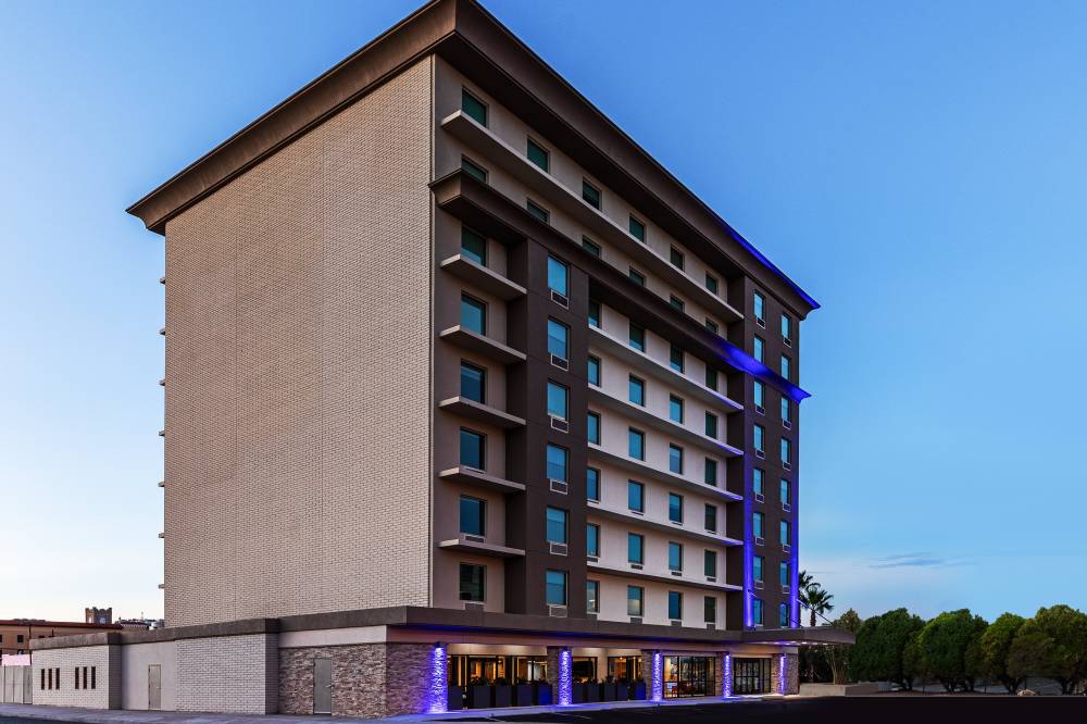 Holiday Inn Exp Downtown 9