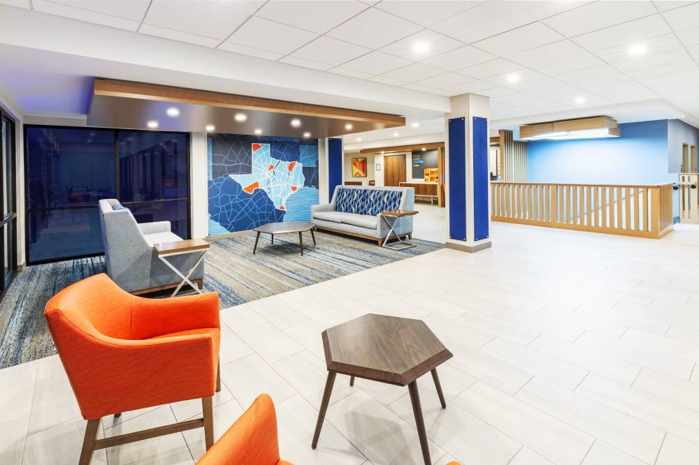 Holiday Inn Exp Downtown 8