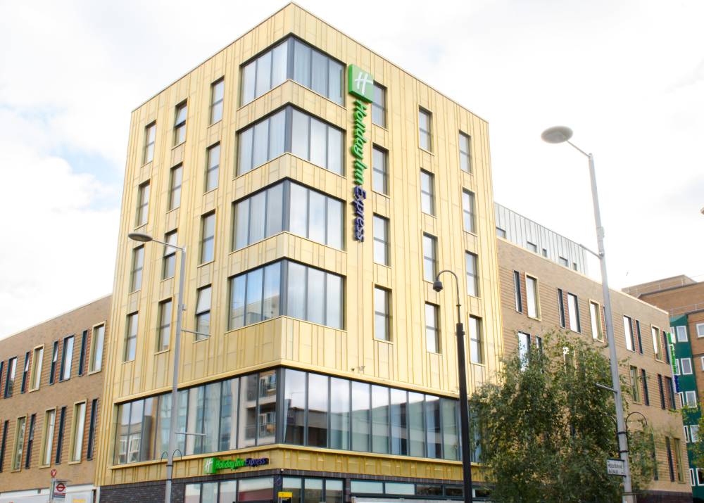 Holiday Inn Exp Ealing By Ihg 9