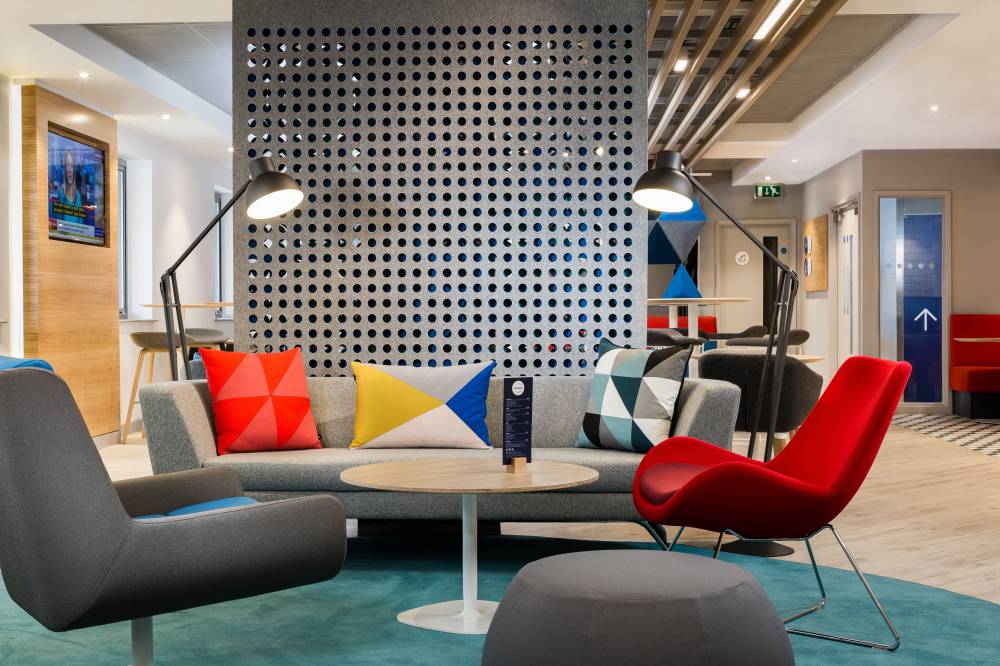 Holiday Inn Exp Ealing By Ihg 5