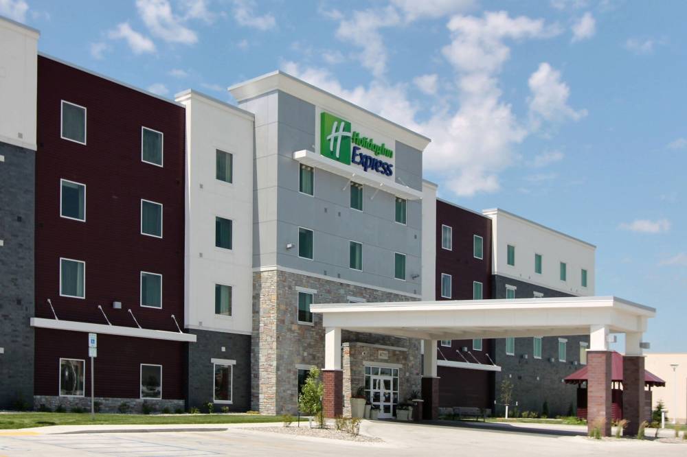 Holiday Inn Exp Fargo Sw 2