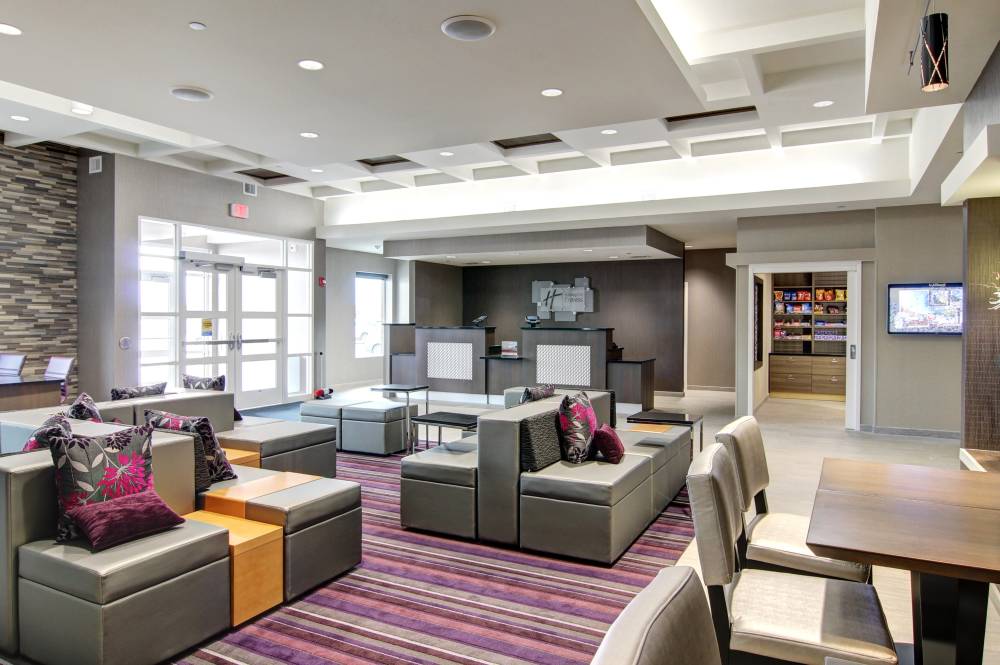 Holiday Inn Exp Fargo Sw 4