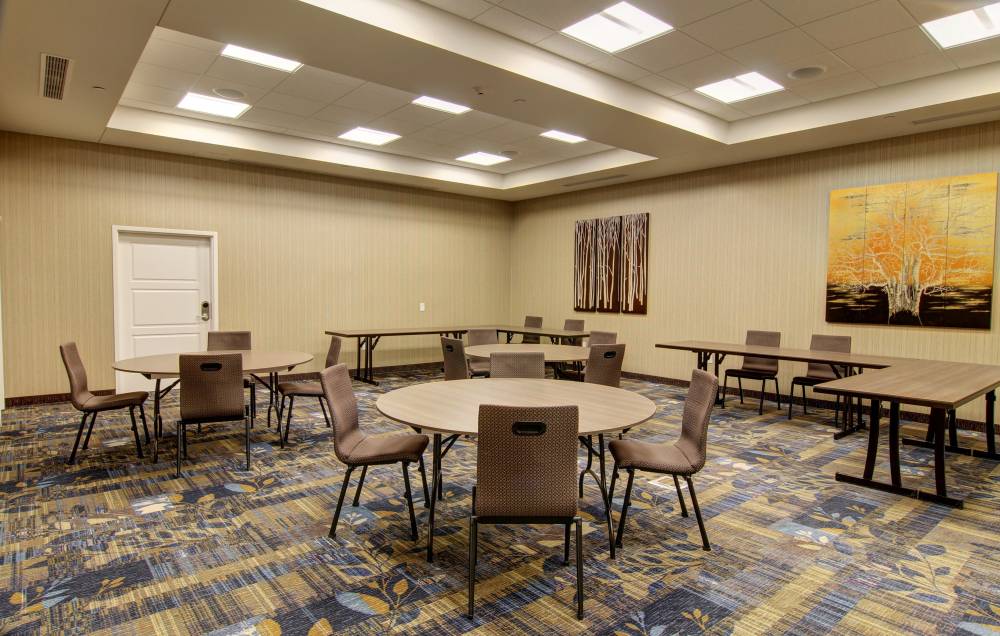 Holiday Inn Exp Fargo Sw 9