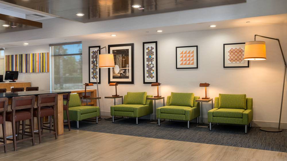 Holiday Inn Exp Fullerton Anahe 7