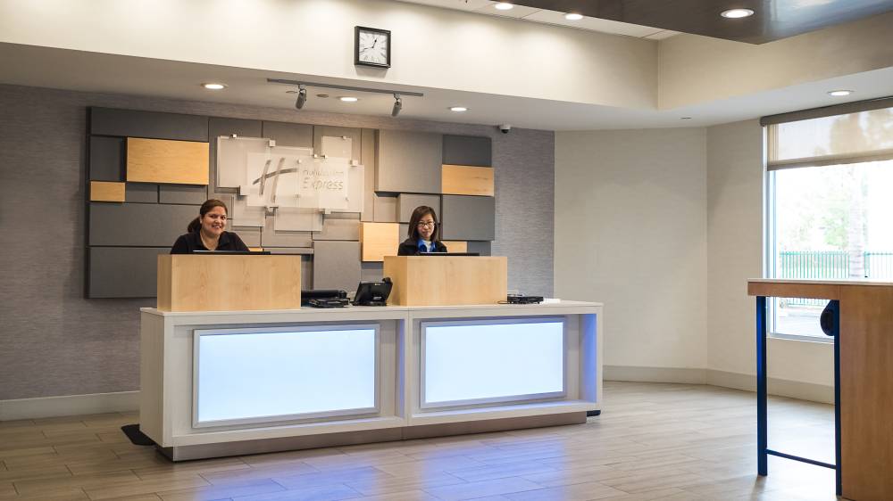 Holiday Inn Exp Fullerton Anahe 5