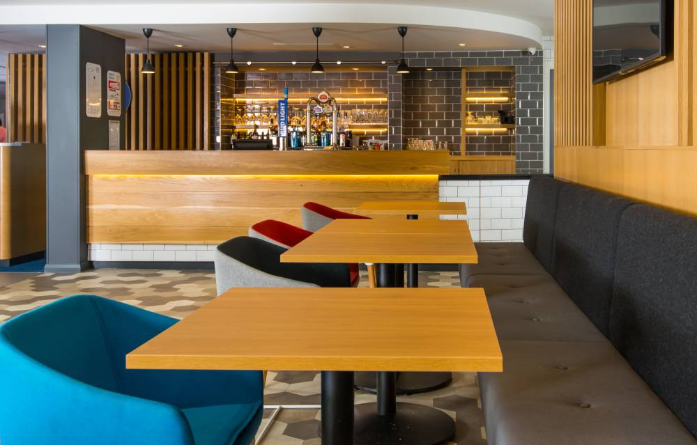 Holiday Inn Exp Hammersmith By Ihg 10