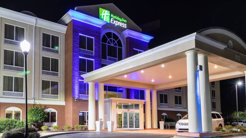 Holiday Inn Exp Htls And Stes 9