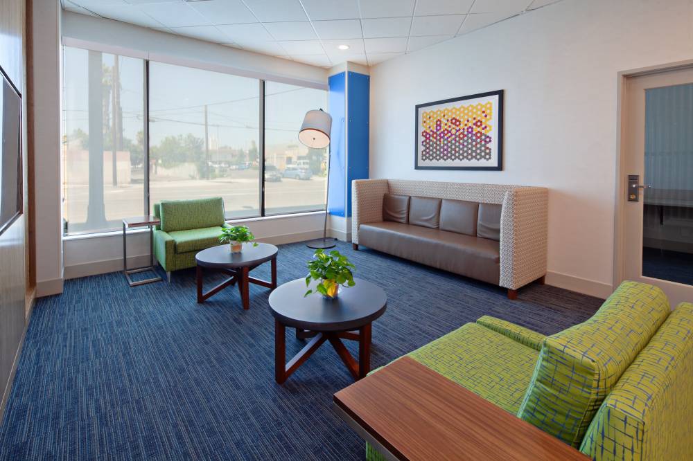 Holiday Inn Exp Lax Airport 2
