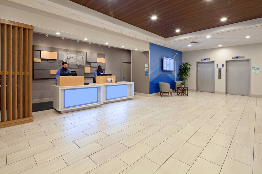 Holiday Inn Exp Lax Airport 4