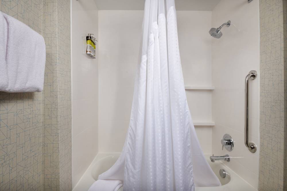 Holiday Inn Exp Lockport 4