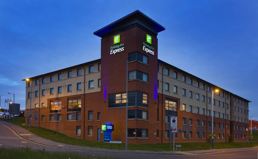 Your Holiday Inn Express hotel at Luton Airport
