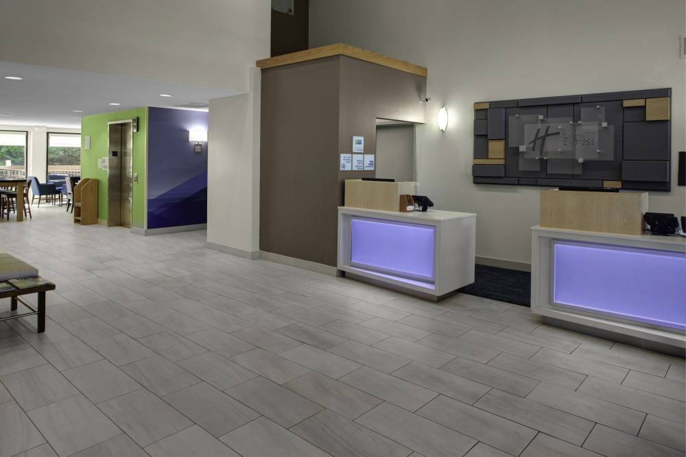 Holiday Inn Exp Mechanicsville 6
