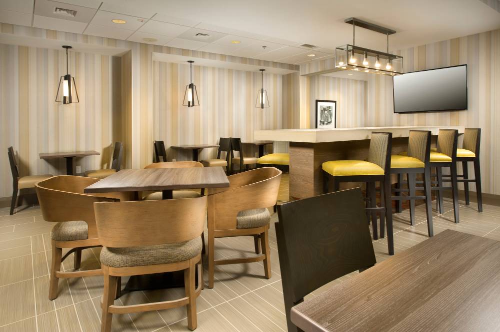 Holiday Inn Exp North Woburn 5