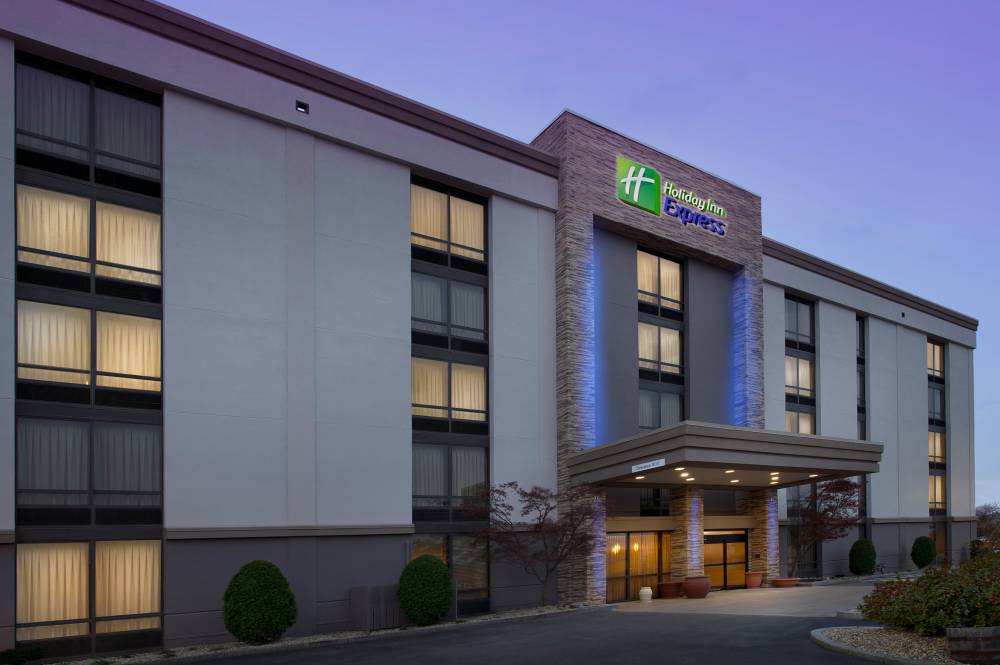 Holiday Inn Exp North Woburn 3