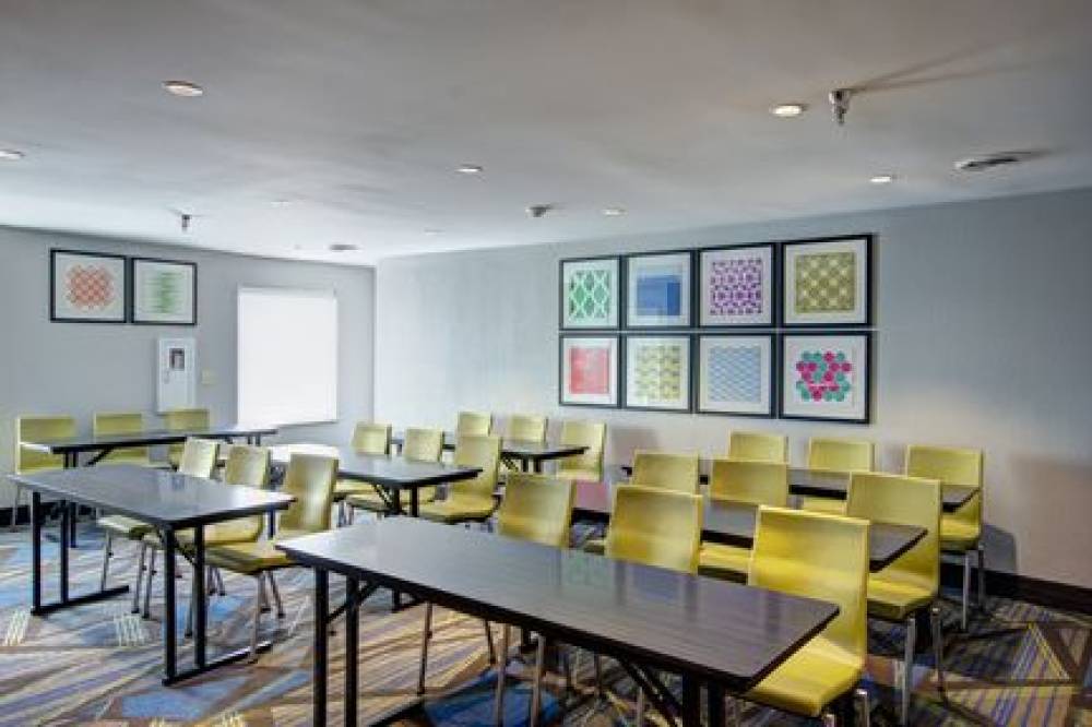 Holiday Inn Exp Obetz 3