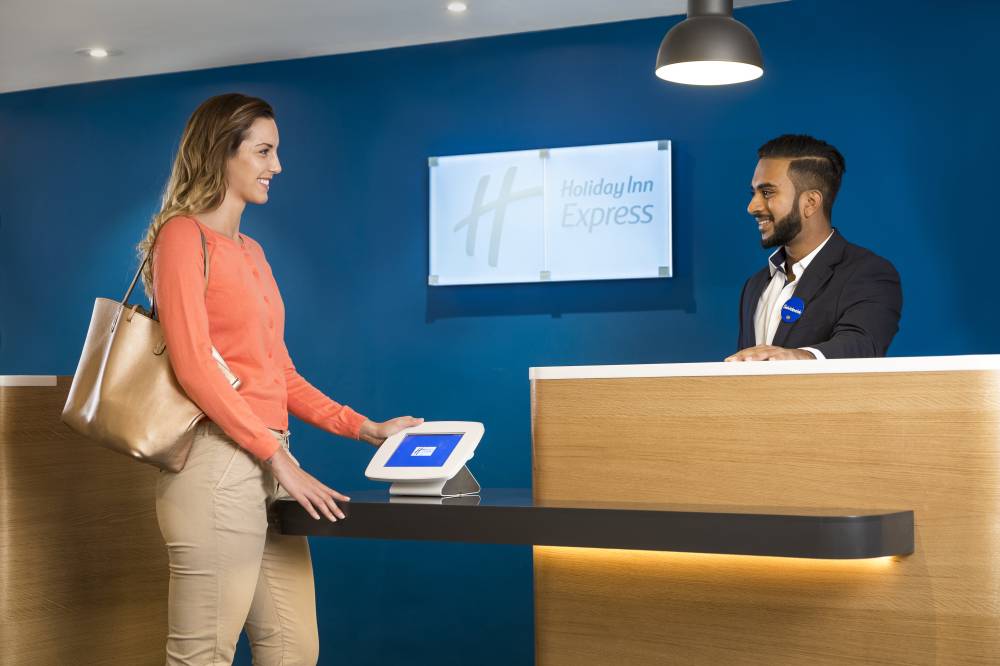 Holiday Inn Exp Park Royal By Ihg 2