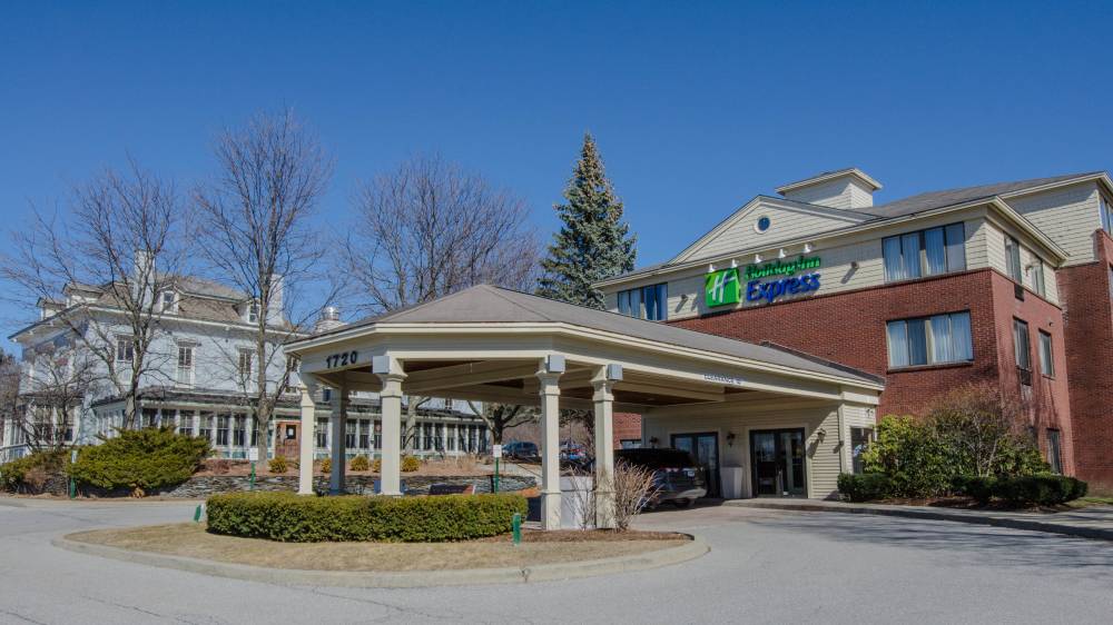 Holiday Inn Exp S Burlington 2