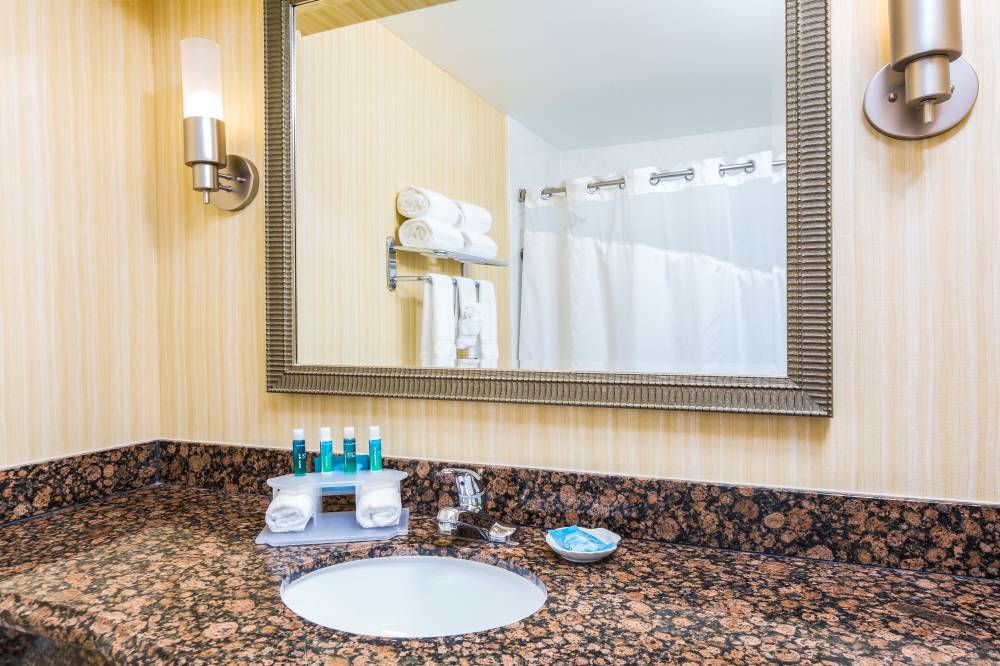 Holiday Inn Exp Seaworld Area 5