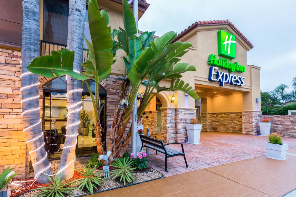 Holiday Inn Exp Seaworld Area 7
