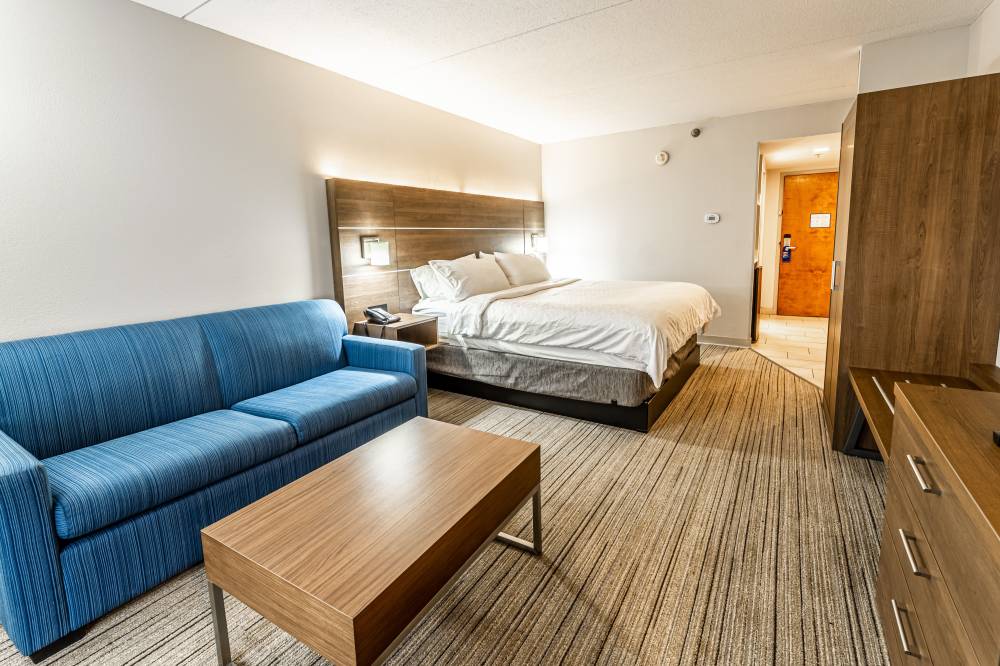 Holiday Inn Exp South 4