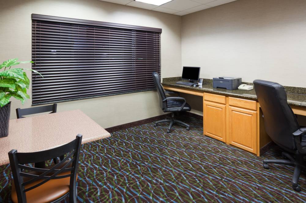 Holiday Inn Exp Stes Aberdeen 4