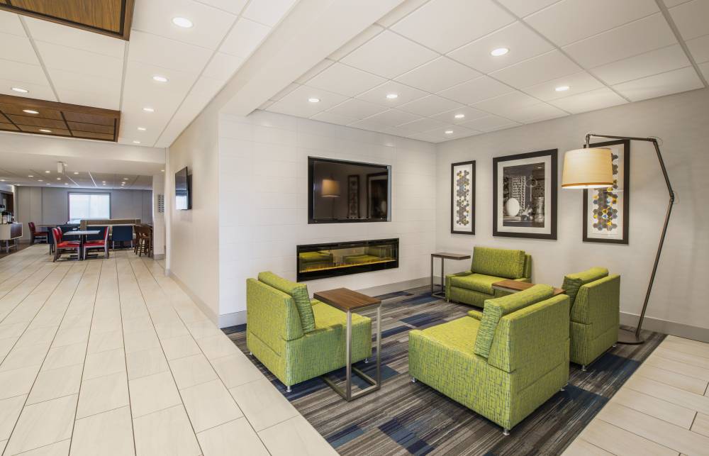 Holiday Inn Exp Stes Airdrie 8