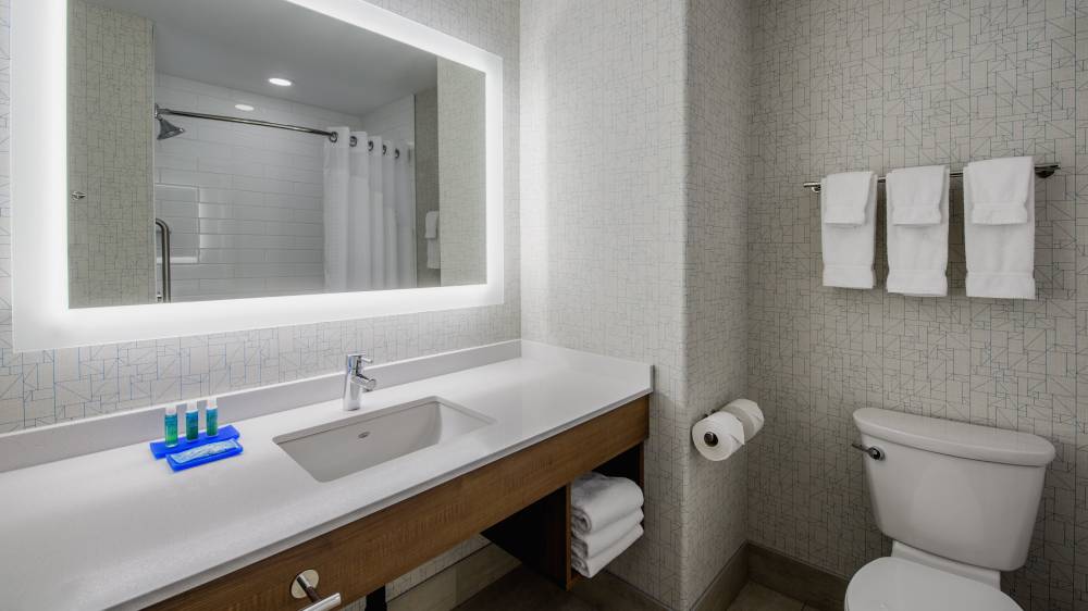 Holiday Inn Exp Stes Airdrie 2