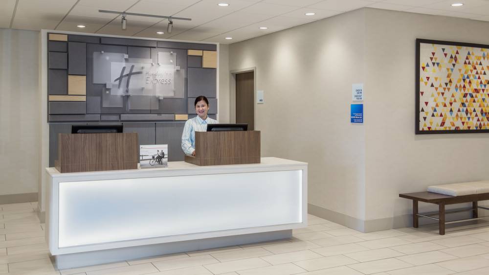 Holiday Inn Exp Stes Airdrie 10