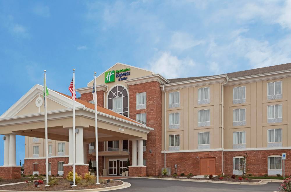 Holiday Inn Exp Stes Airport 5