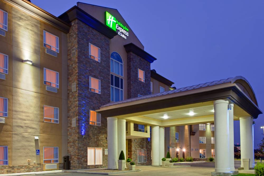 Holiday Inn Exp Stes Airport 6