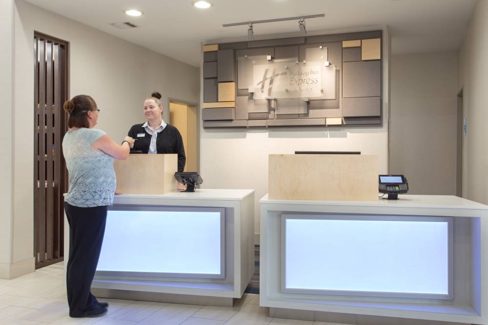 Holiday Inn Exp Stes Amarillo 10