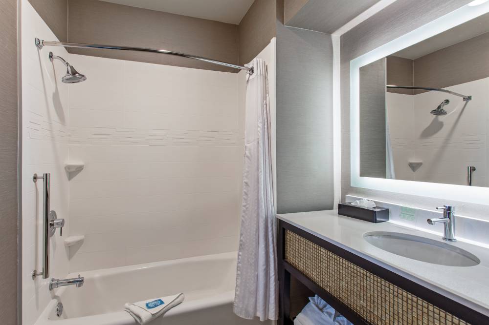 Holiday Inn Exp Stes Anaheim Re 5