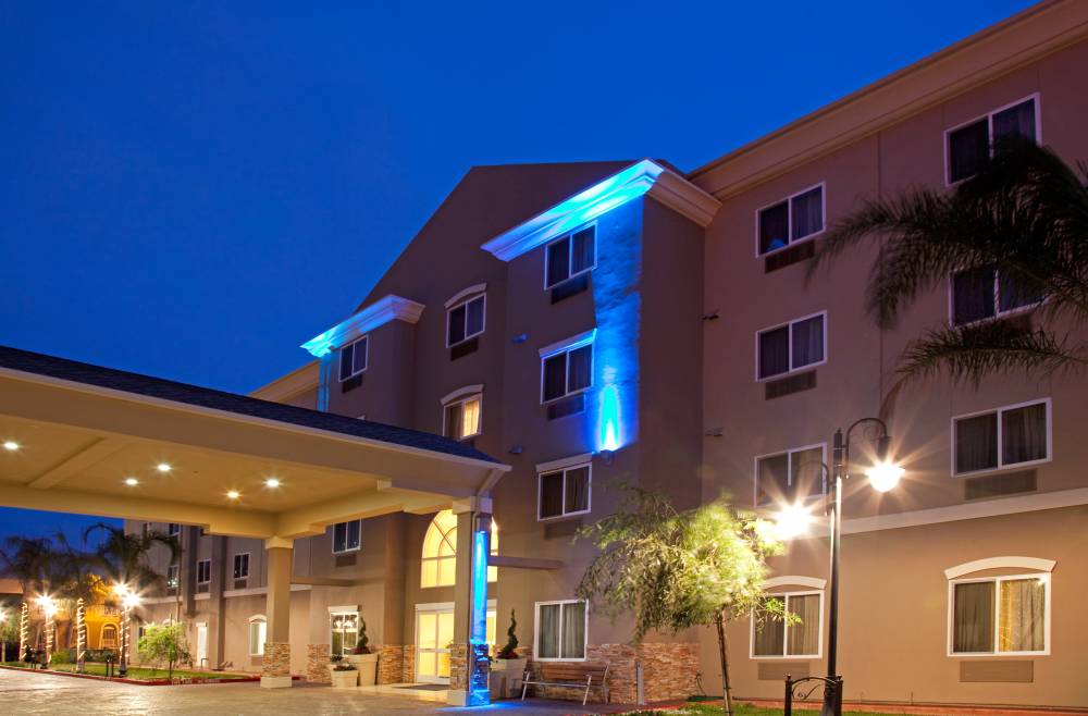 Holiday Inn Exp Stes Apt Hawth 8