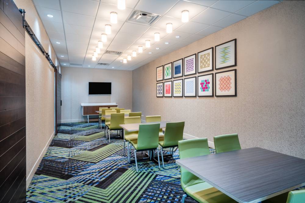 Holiday Inn Exp & Stes Arpt Ne-hapeville 7
