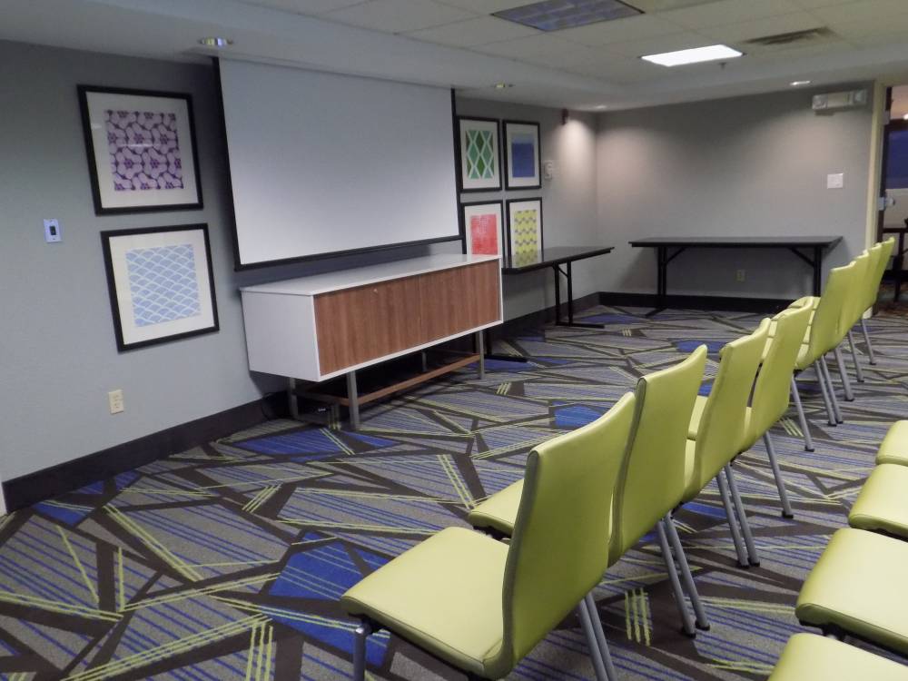 Holiday Inn Exp Stes Balloon 7