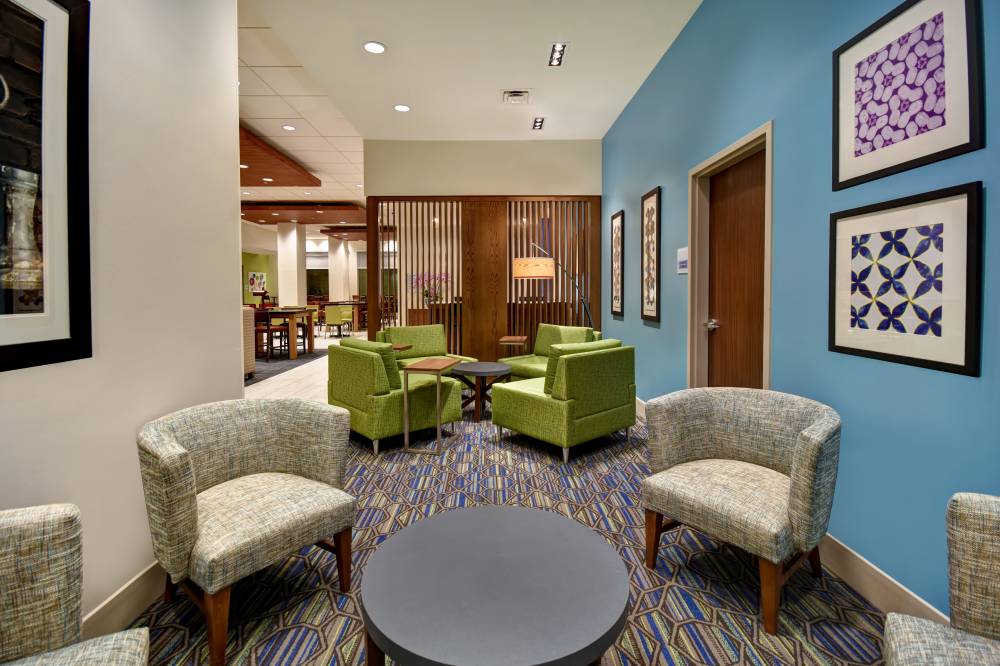 Holiday Inn Exp Stes Beach 3