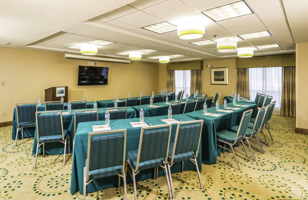 Holiday Inn Exp Stes Blnt Isld 4