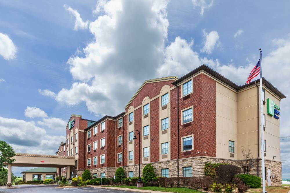 Holiday Inn Exp Stes Broken Arrow 8