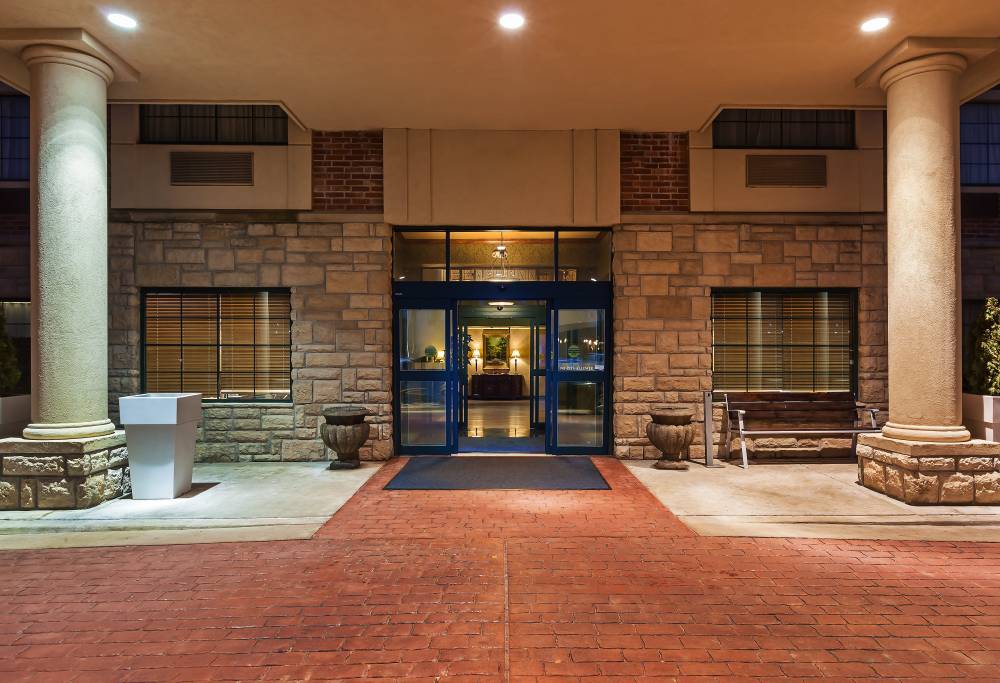 Holiday Inn Exp Stes Broken Arrow 5