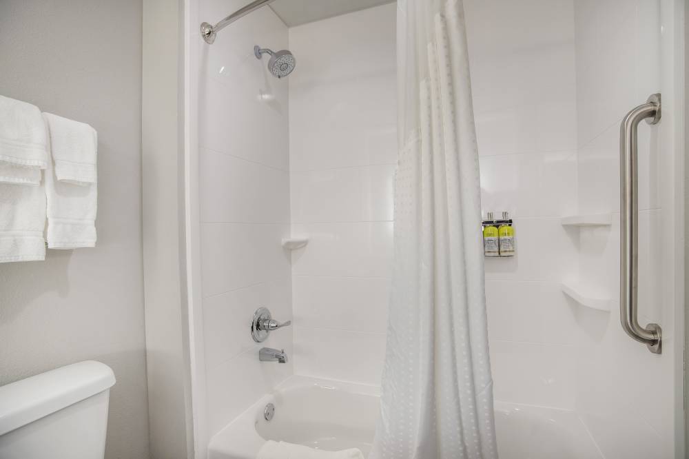 Holiday Inn Exp Stes Catoosa 3
