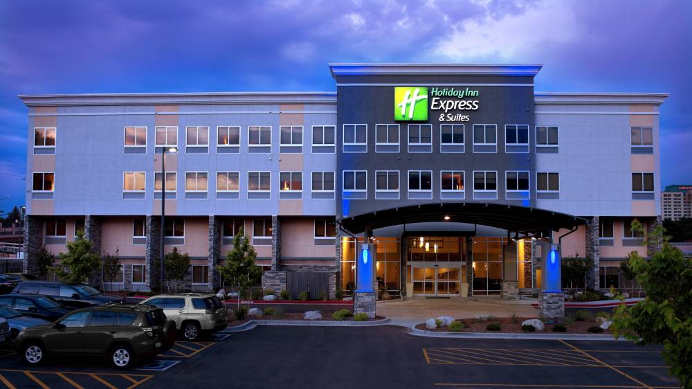 Holiday Inn Exp Stes Central 10