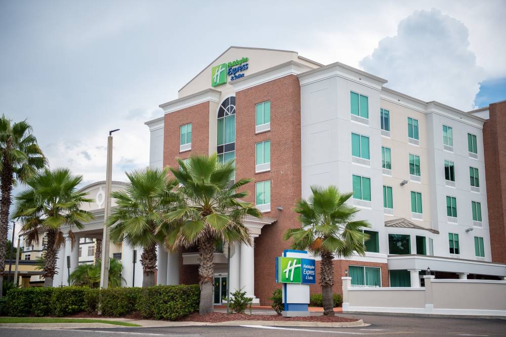 Holiday Inn Exp Stes Chaffee 3