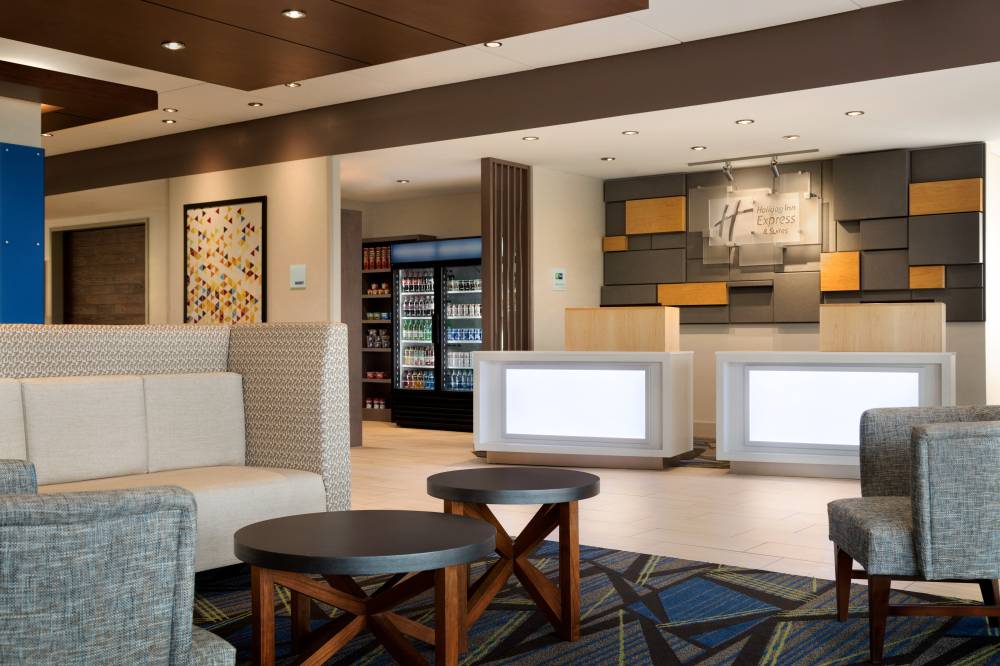 Holiday Inn Exp Stes Chatham Pkwy 3