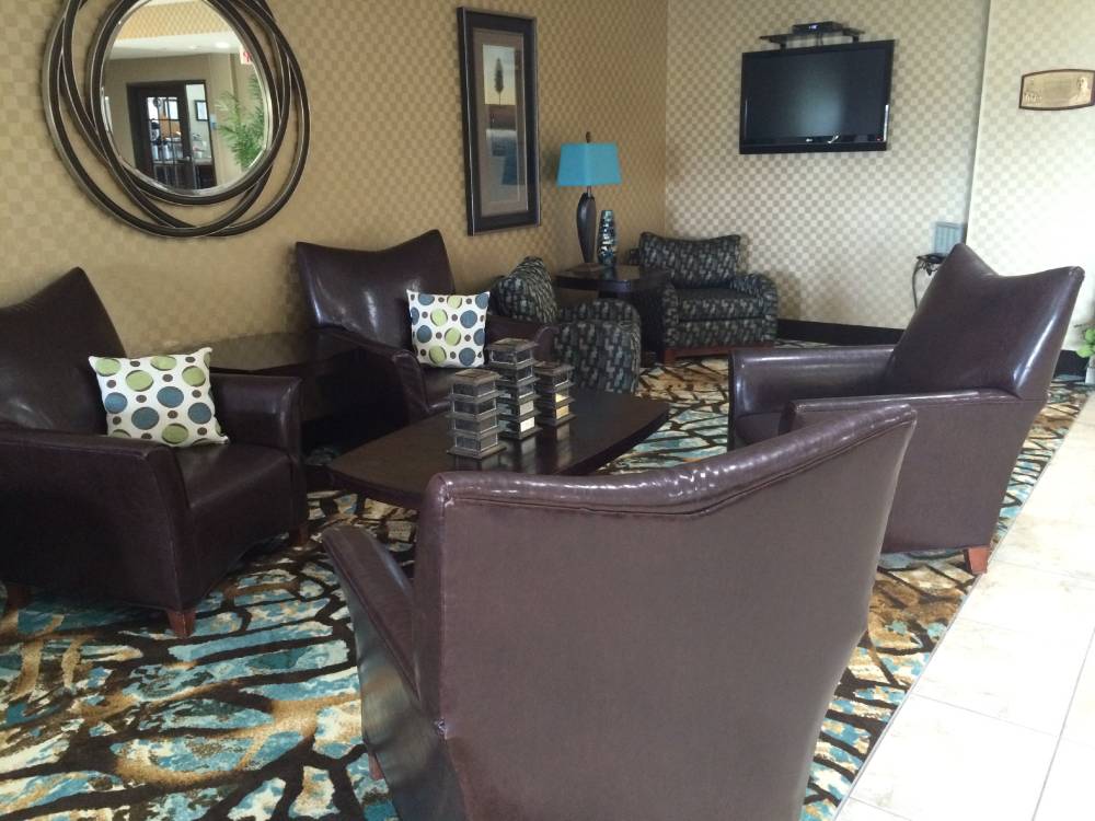 Holiday Inn Exp Stes Council B 8