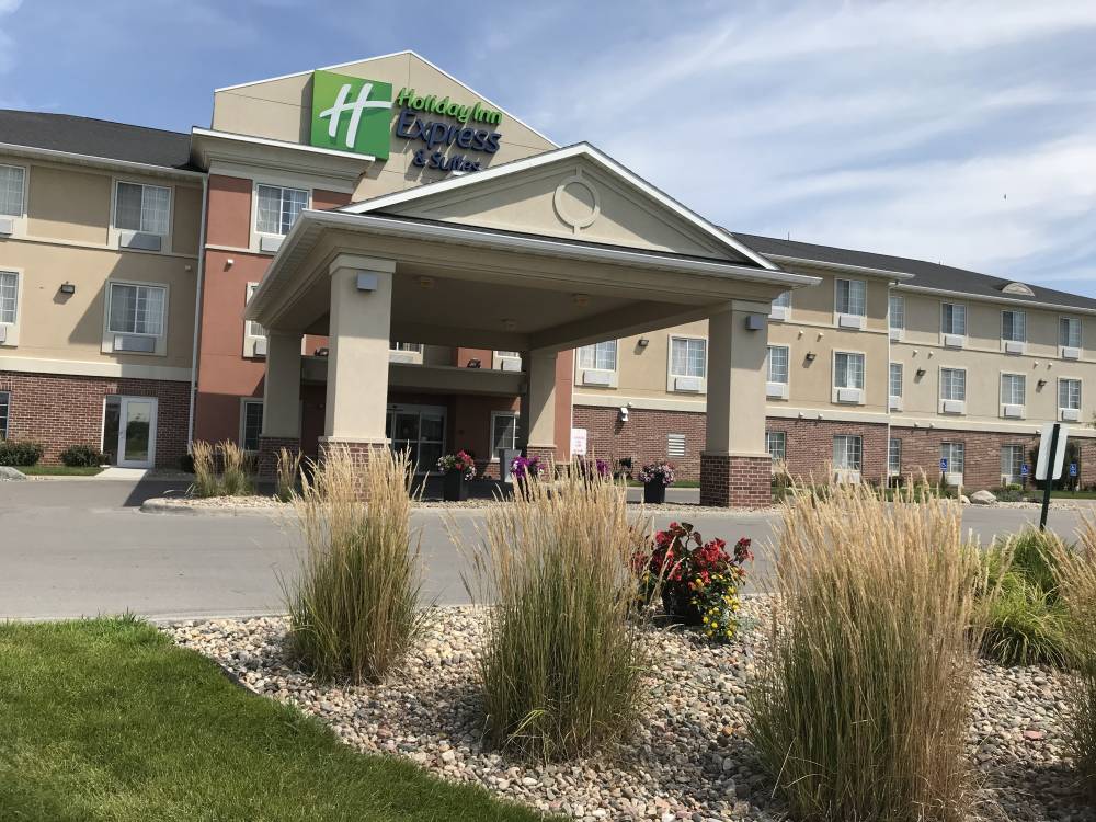 Holiday Inn Exp Stes Council B 3